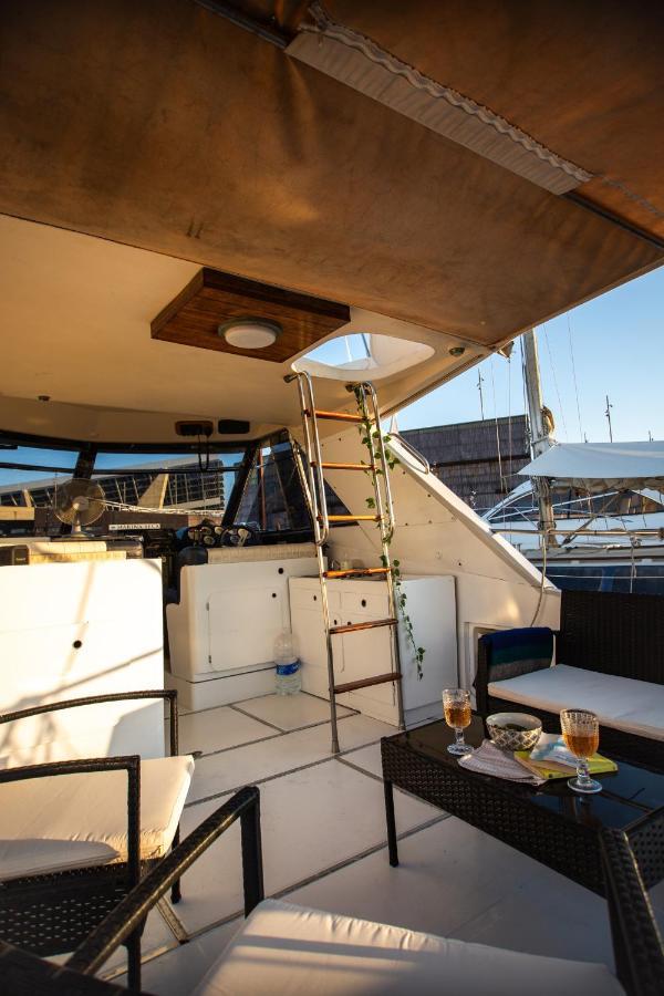 Magno II Boat Hotell Sant Adrià de Besòs Exteriör bild