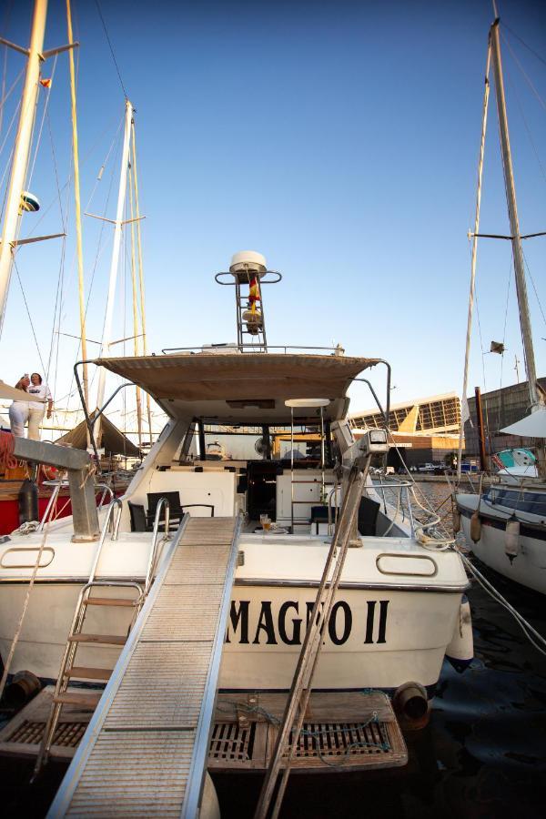 Magno II Boat Hotell Sant Adrià de Besòs Exteriör bild