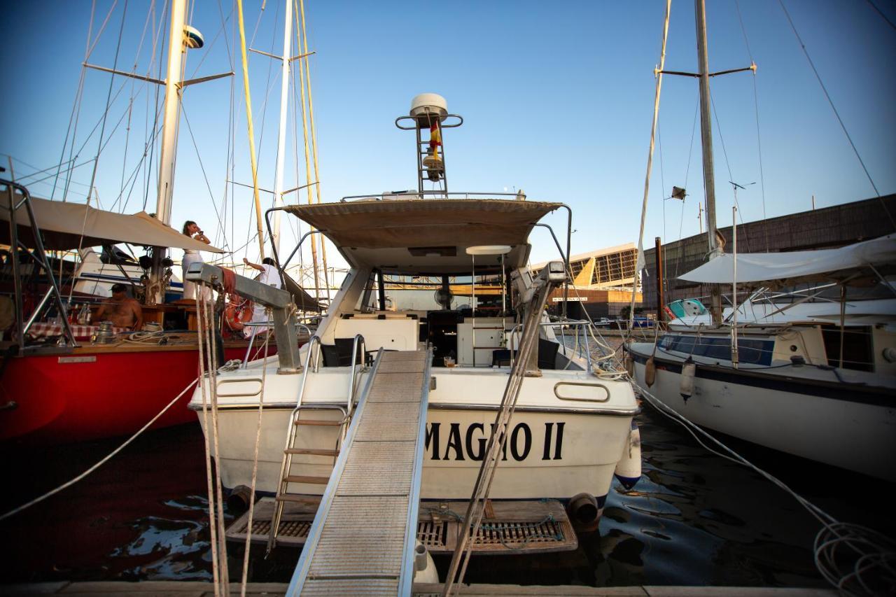 Magno II Boat Hotell Sant Adrià de Besòs Exteriör bild